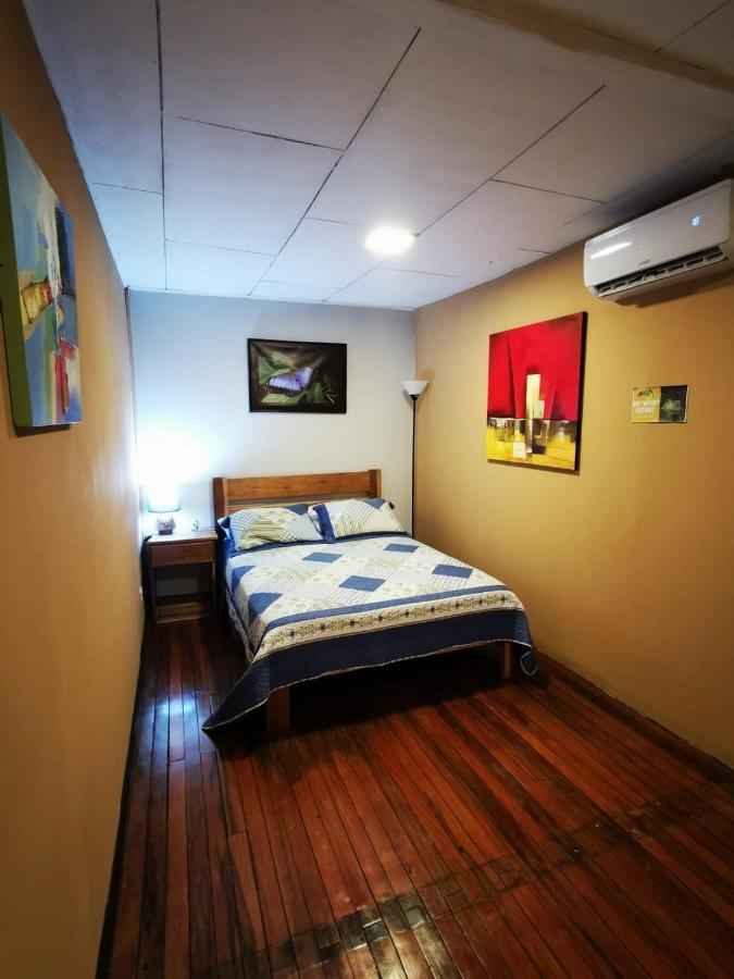 Toucan Hostel Alajuela Buitenkant foto